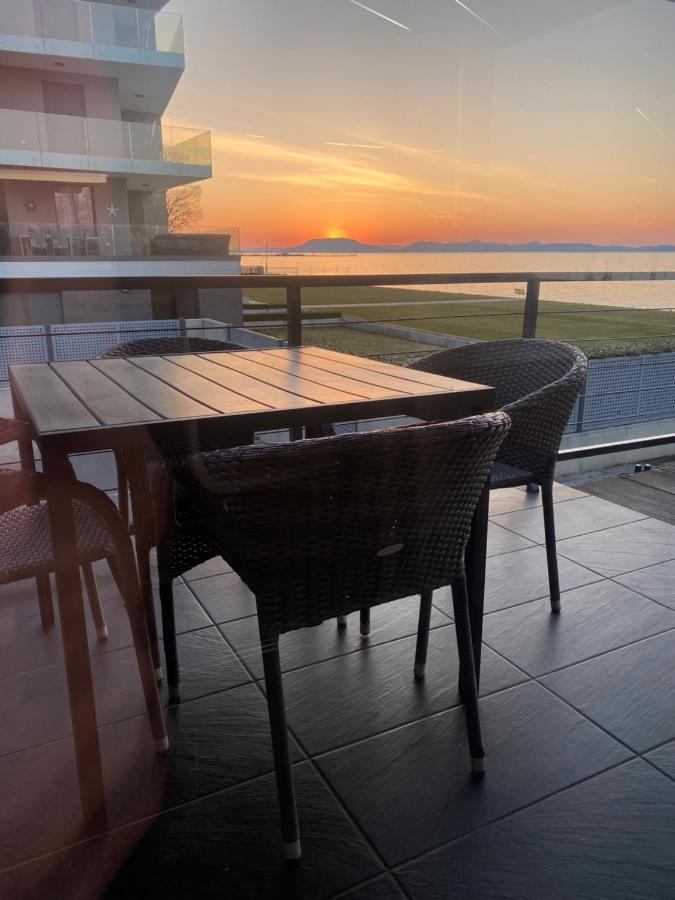Hullam Apartman Balatonlelle Bagian luar foto